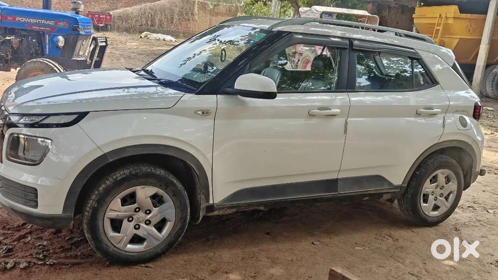Hyundai Venue Petrol 2022 Manual