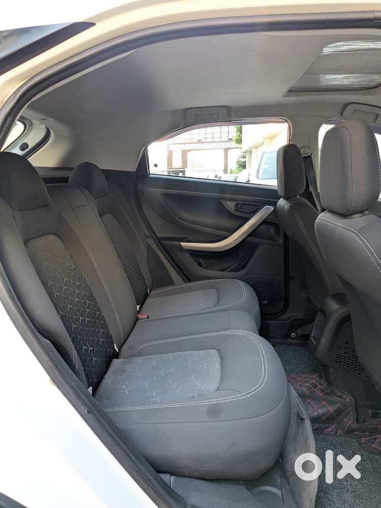 Tata Nexon 1.2 Revotron Xma Amt (s), 2022, Petrol
