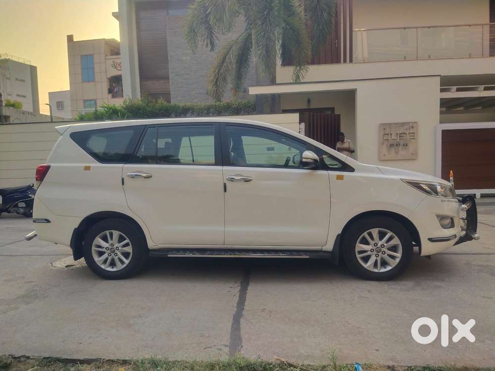 Toyota Innova Crysta 2.4 G Mt 8s, 2017, Diesel