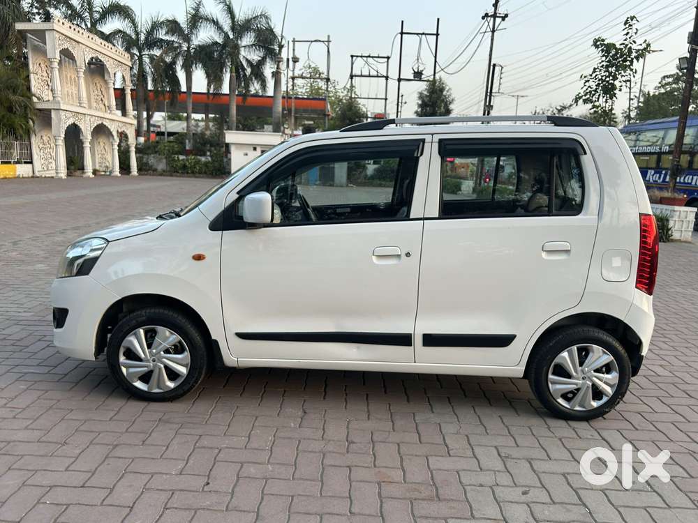 Maruti Suzuki Wagon R Vxi Amt1.2, 2017, Petrol