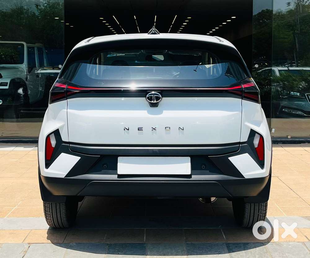 Tata Nexon Smart 1.2 Revotron Petrol 5 Mt, 2025, Petrol