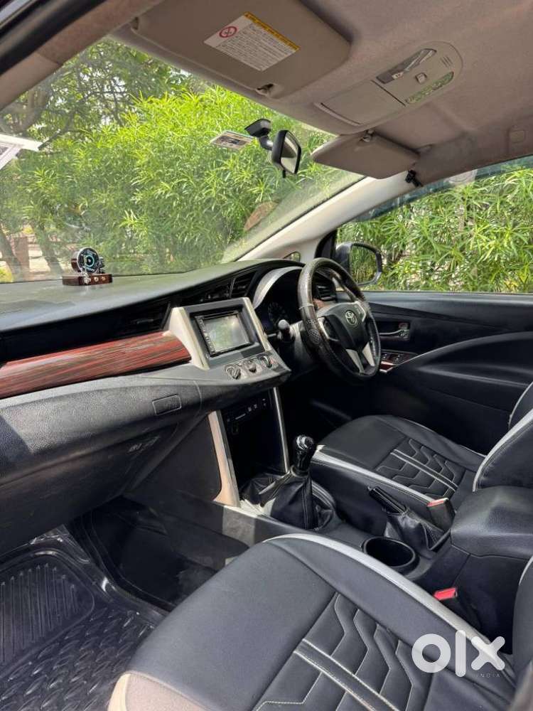 Toyota Innova Crysta 2.4 G Mt, 2017, Diesel