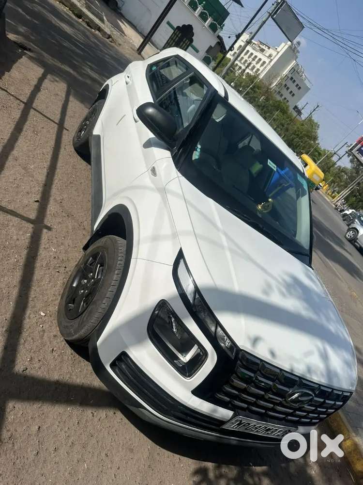 Hyundai Venue Petrol 2024