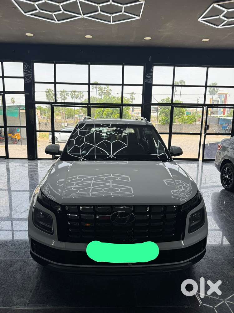 Hyundai Venue Petrol 2024