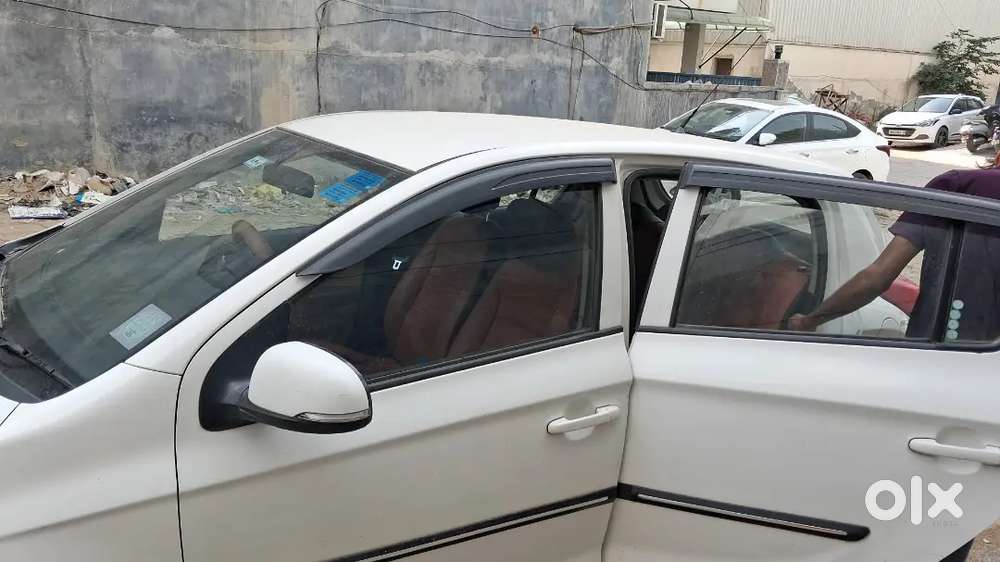 Hyundai I20 2013 Petrol 76500 Km Driven
