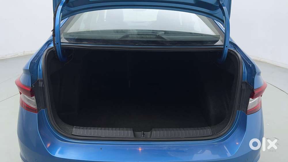 Skoda Slavia Style 1.0l Tsi At, 2022, Petrol