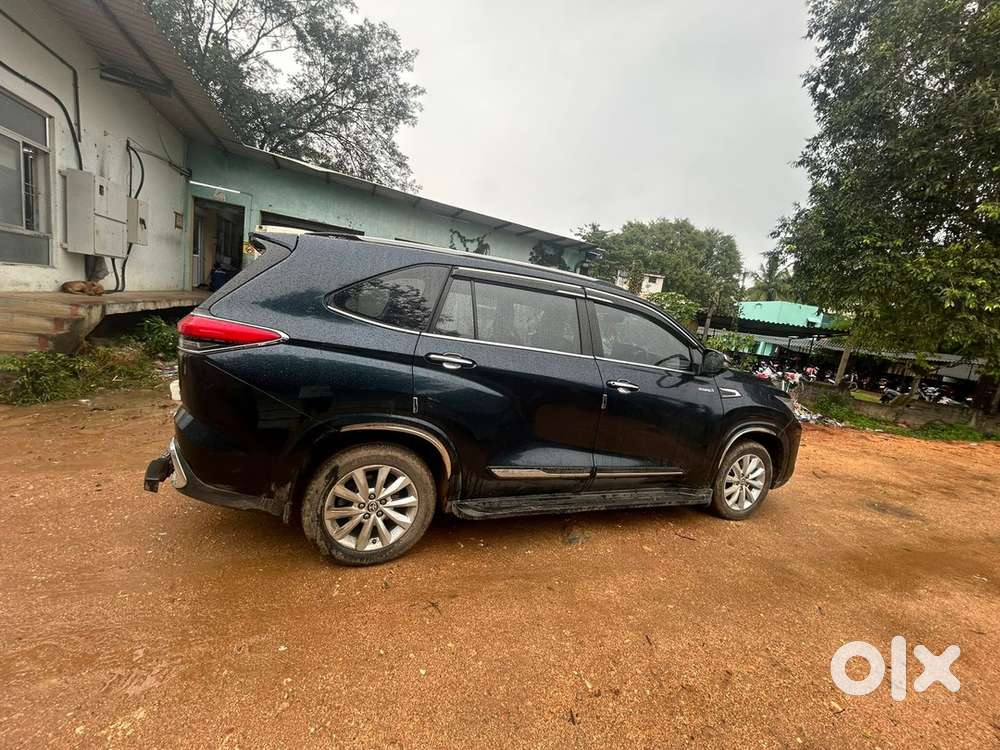 Toyota Innova Hycross 2024 Ev With Petrol Well Maintained