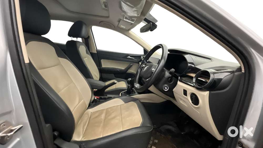 Skoda Slavia Style 1.0l Tsi Mt, 2022, Petrol