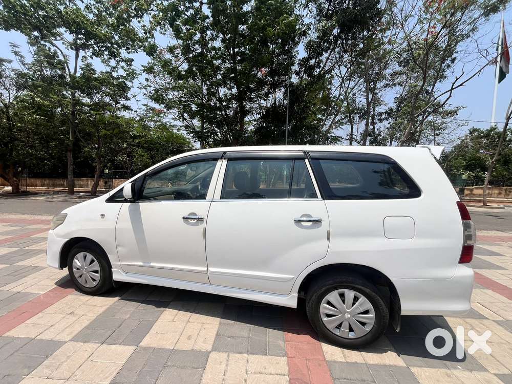 Toyota Innova 2.5 G (diesel) 8 Seater, 2016, Diesel
