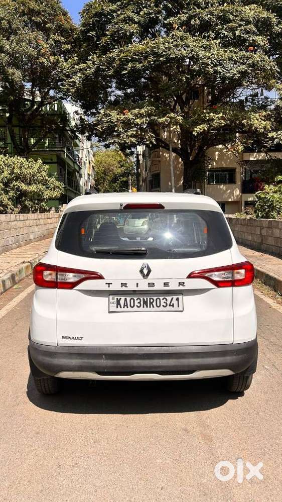 Renault Triber Rxz, 2023, Petrol