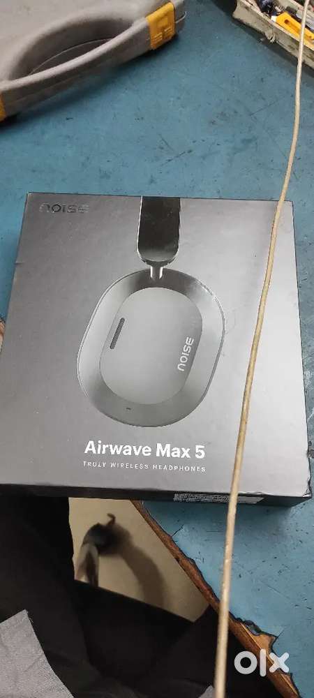 Noise Airwavemax 5 headphones very good condition with box
