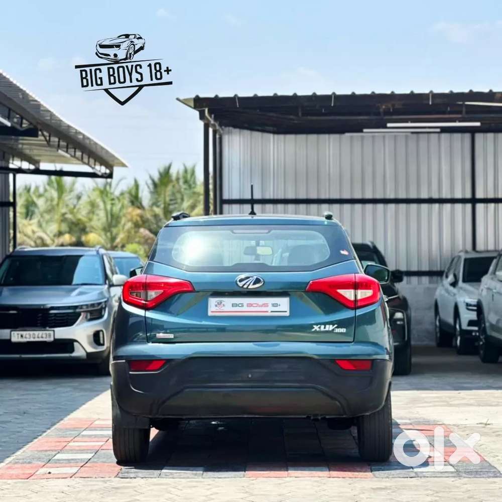 Mahindra Xuv300 W6 Amt Diesel, 2022, Diesel