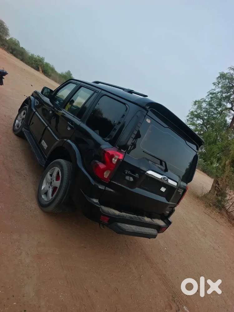 Mahindra Scorpio 2021 Diesel 75689 Km Driven