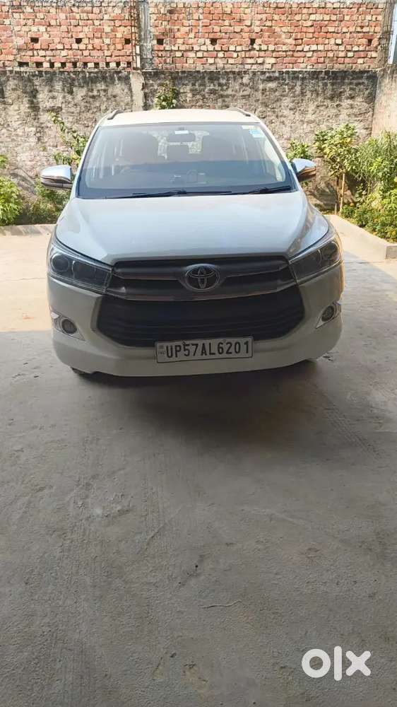 Toyota Innova Crysta 2016