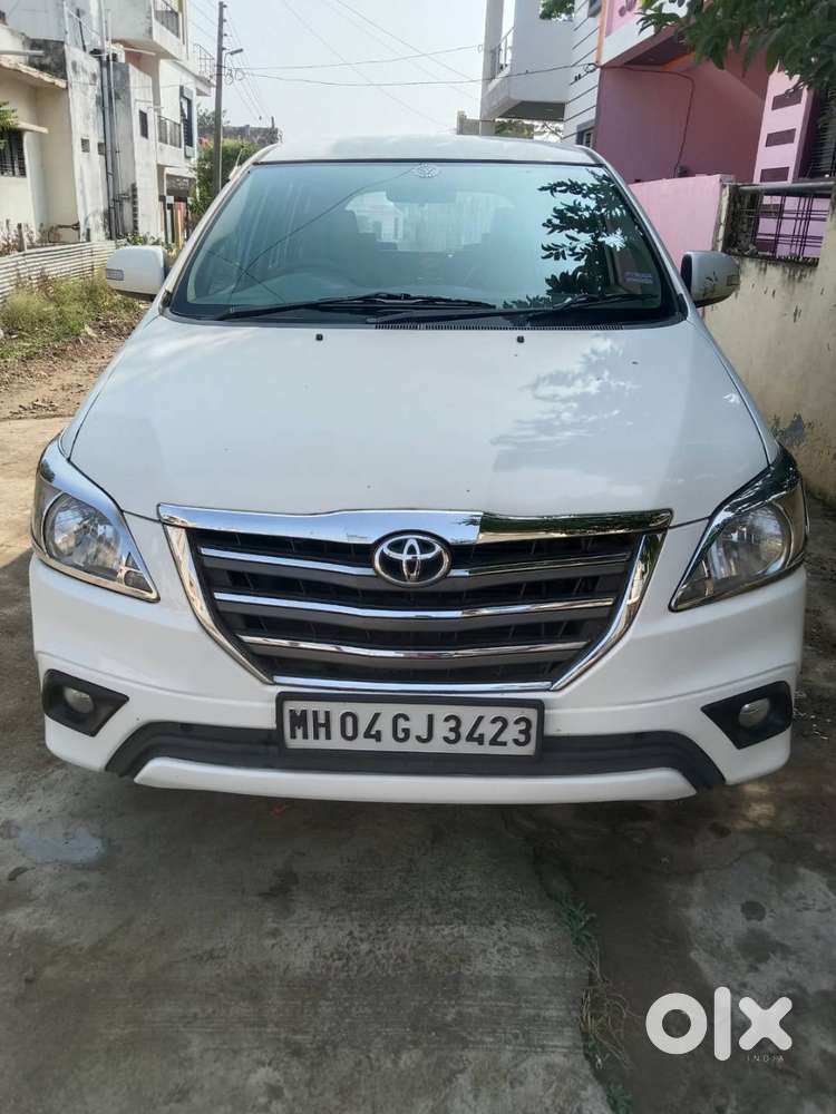 Innova V2.5  Dec. 30/12/2013 Model  Excellent Condition