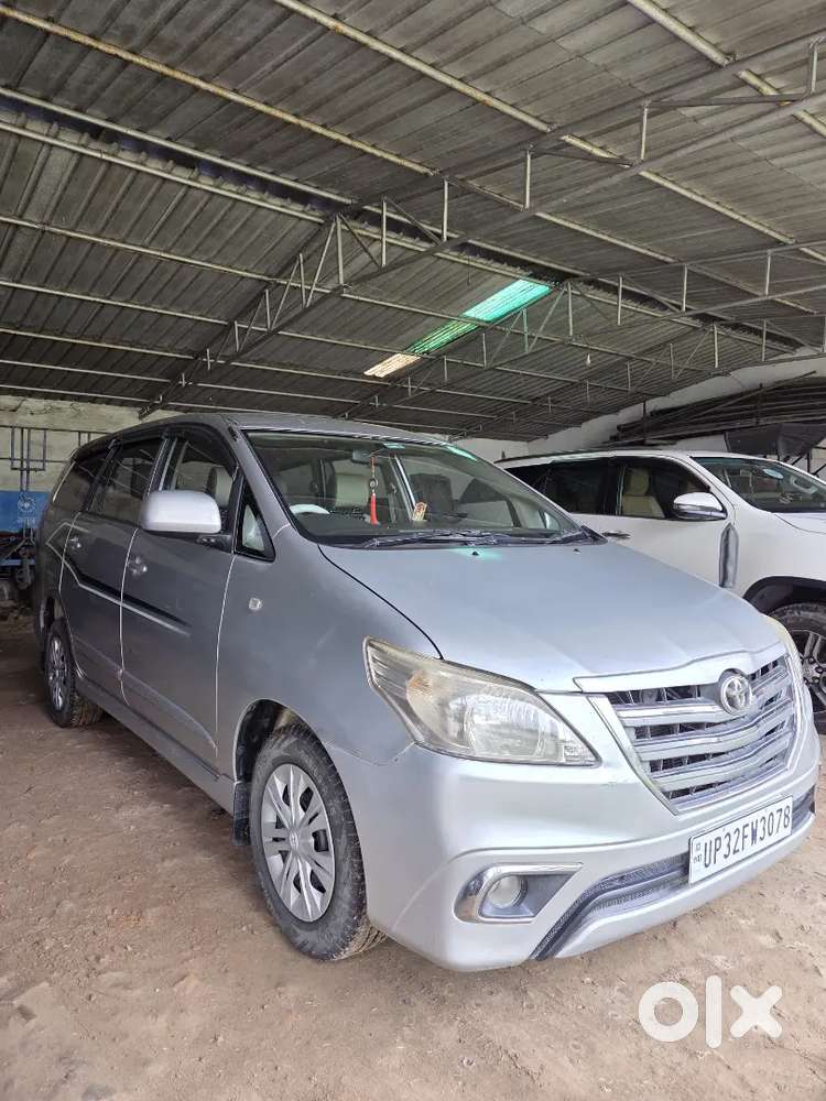 Toyota Innova 2014