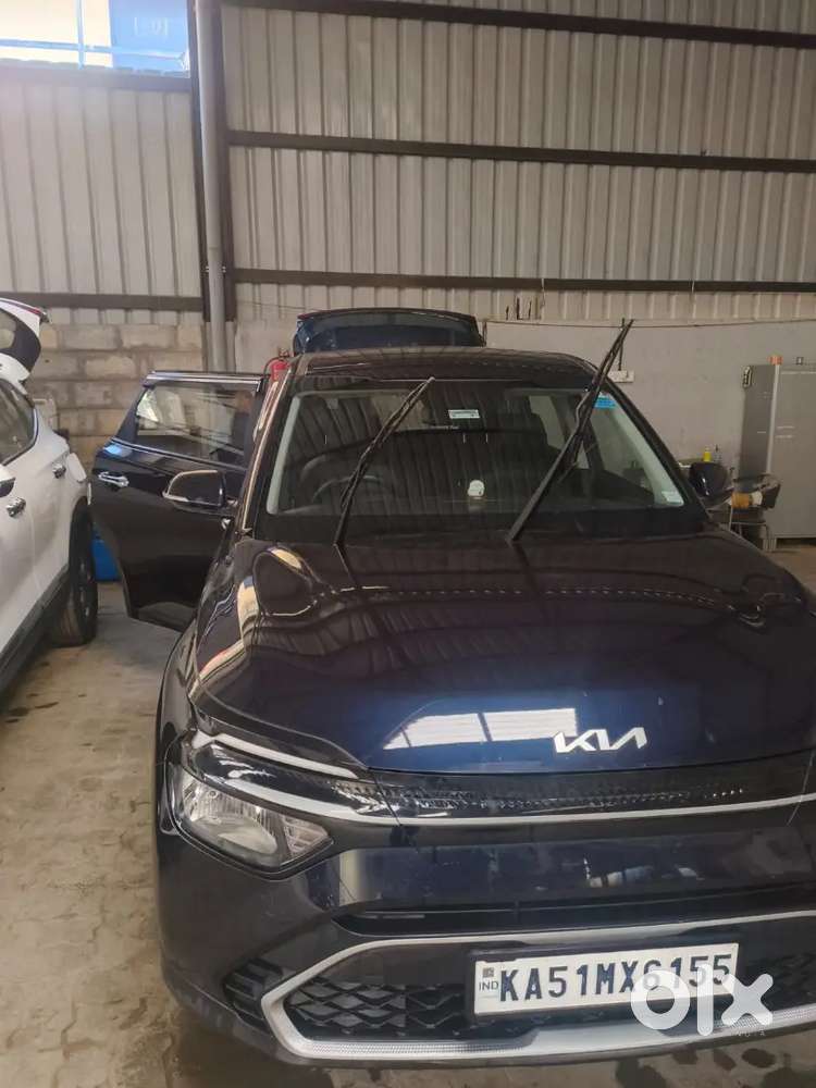 Kia Carens 2024 Petrol Well Maintained For Sale