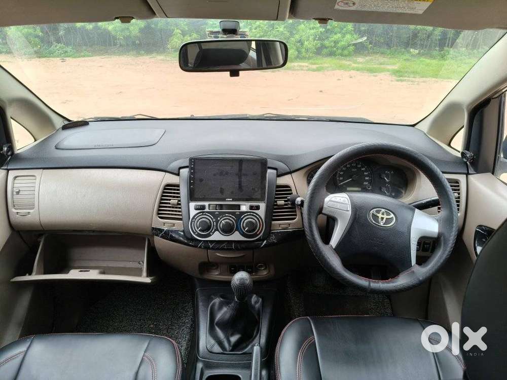Toyota Innova 2.5 Gx (diesel) 8 Seater Bs Iv, 2015, Diesel