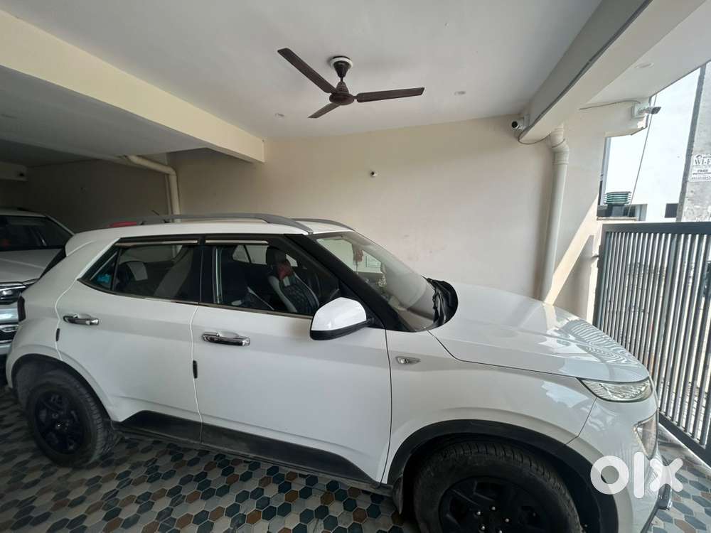 Hyundai Venue Petrol Manual 2021