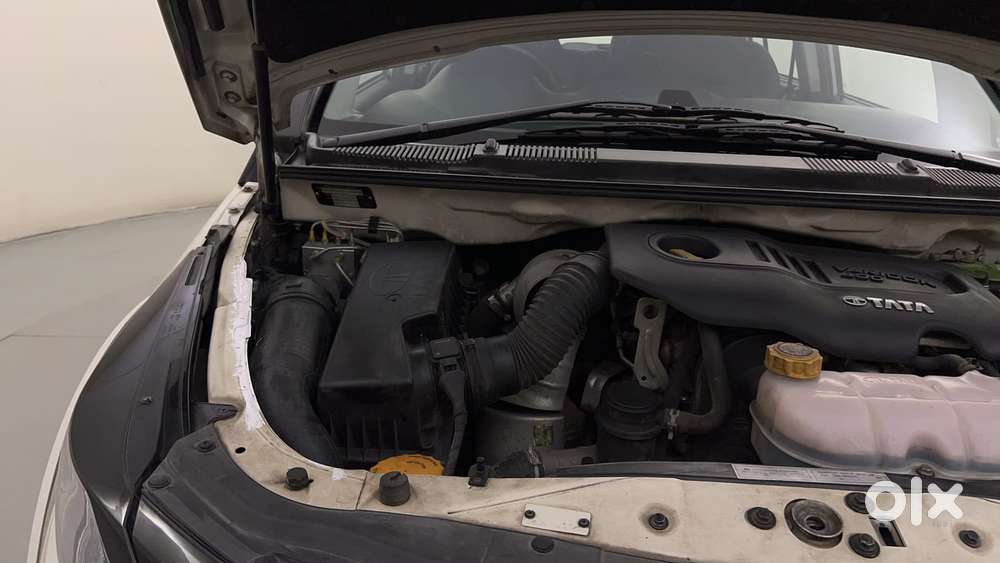 Tata Hexa 2.2 Xta 4x2 6 Str Dual Tone, 2019, Diesel