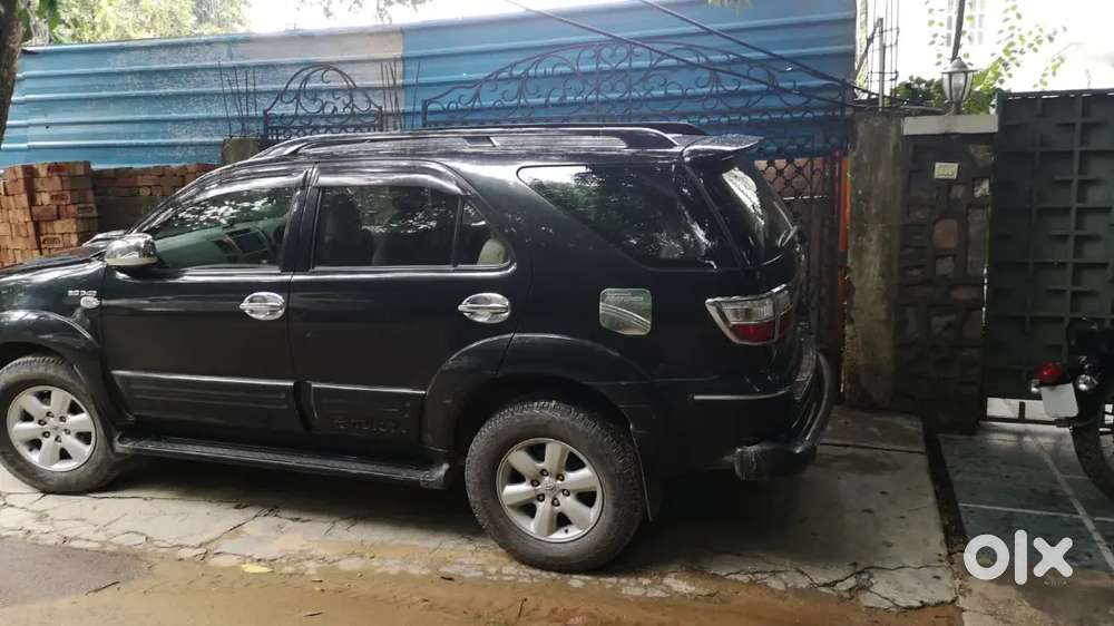 Toyota Fortuner 2011 Diesel 2nd Owner
