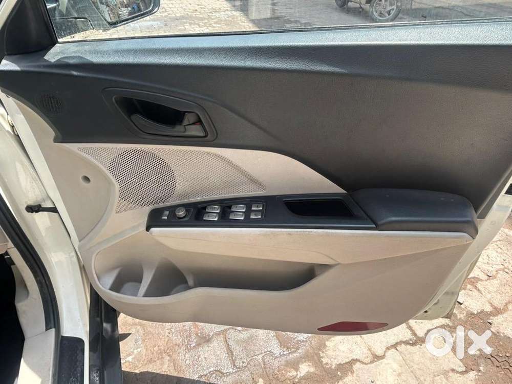 Mahindra Xuv300 Turbo 2020 Petrol Good Condition