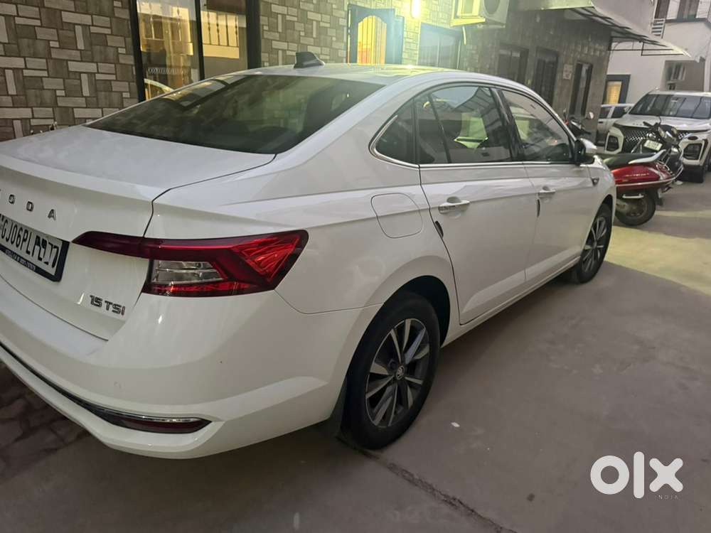 Skoda Slavia Petrol 2023