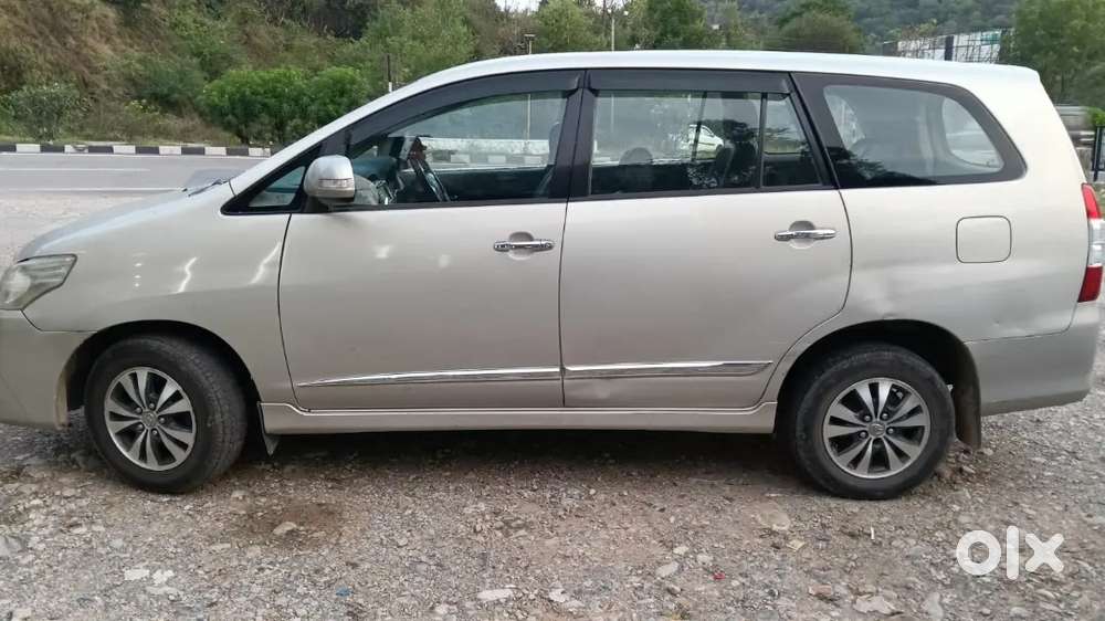 Toyota Innova 2015 Diesel 150000 Km Driven