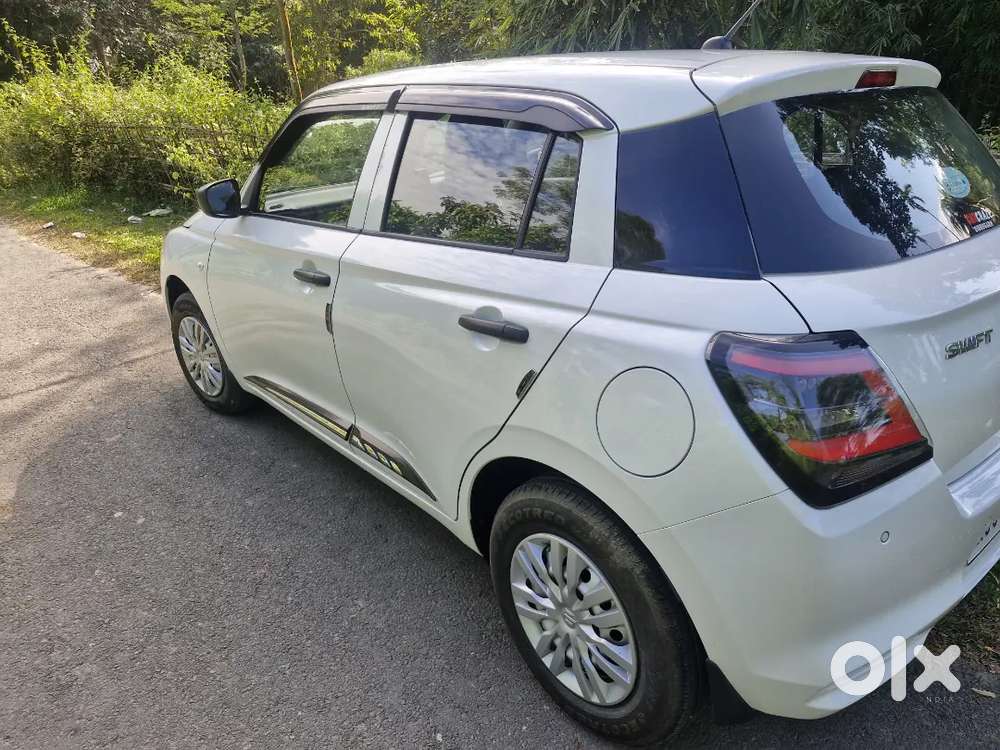 Maruti Suzuki Swift Lxi 2025