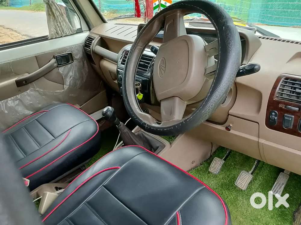 एक दम नई कंडीशन चारों टायर ओके बीमा प्रदूषण सब कुछ ओके
