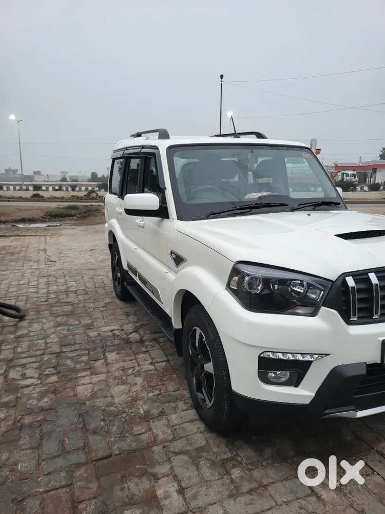 Mahindra Scorpio Classic 2023 Diesel 67000 Km Driven