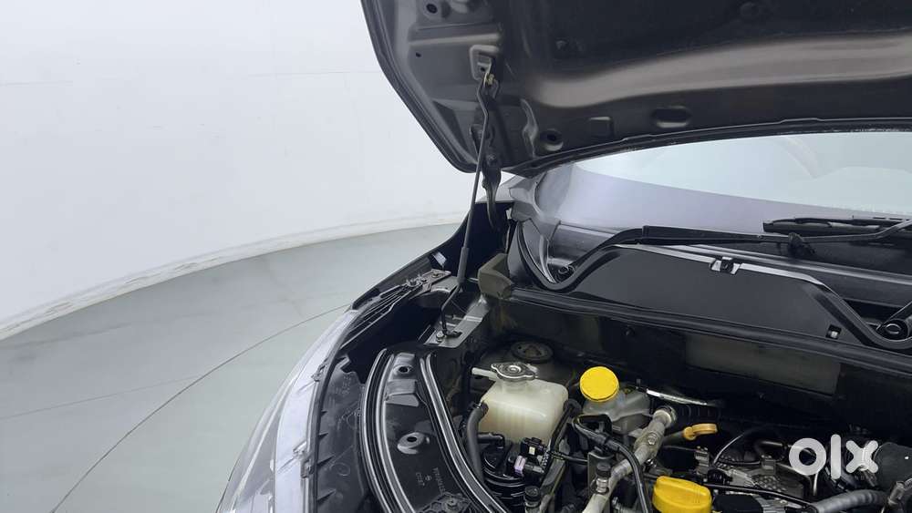 Nissan Magnite Xv Turbo, 2022, Petrol