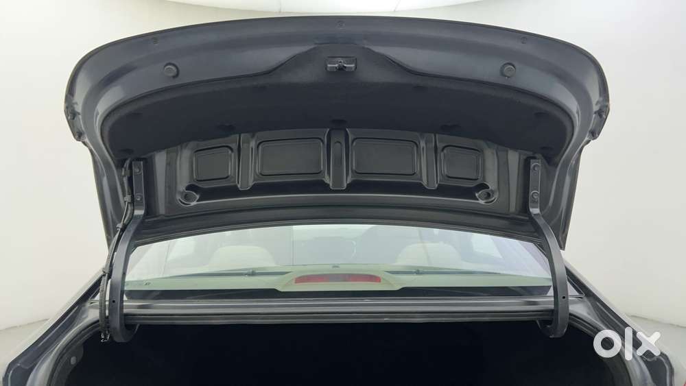 Hyundai Verna 1.5 Sx Vtvt Ivt, 2022, Petrol