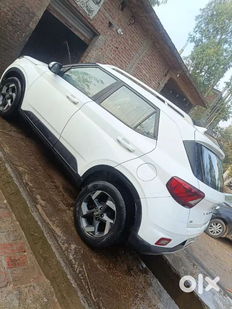 Hyundai Venue 2020 Diesel 82000 Km Driven