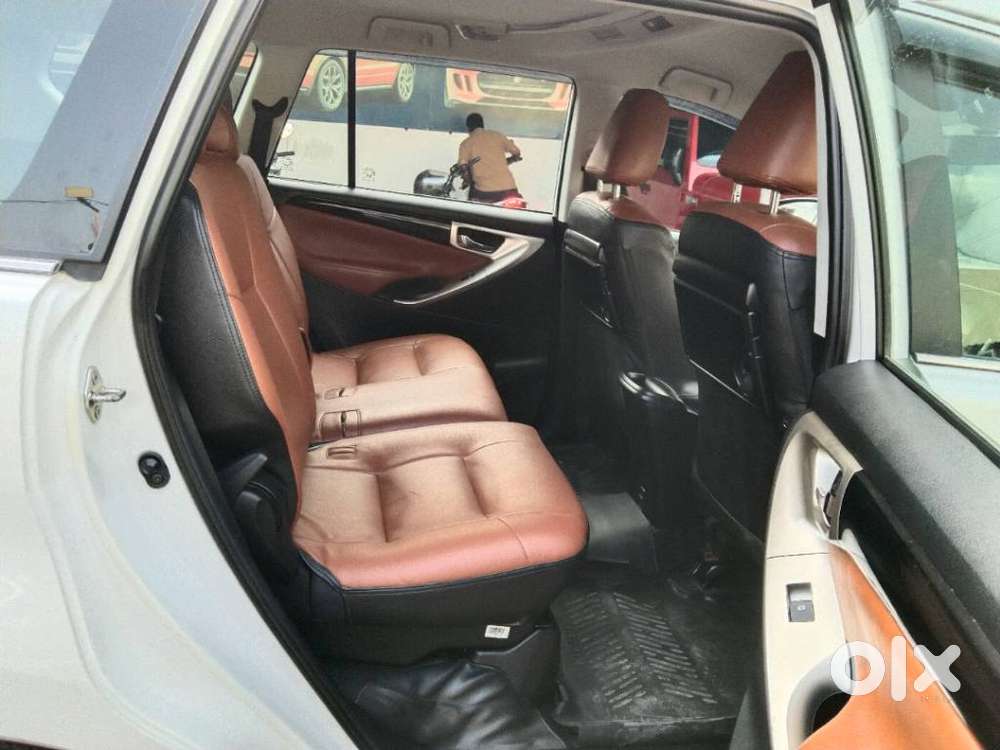 Toyota Innova Crysta 2.4 V 8 Str, 2023, Diesel