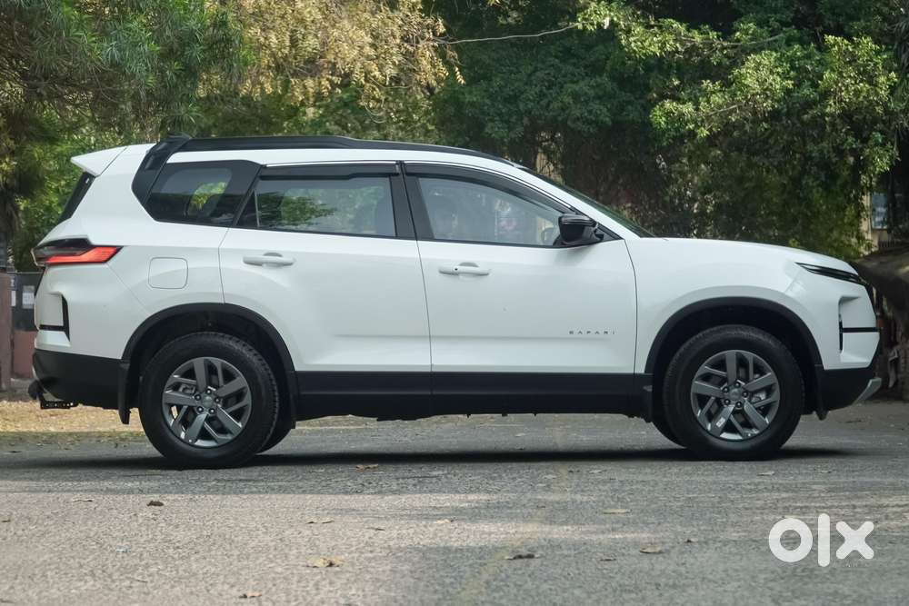 Tata Safari Pure Plus S At, 2025, Diesel