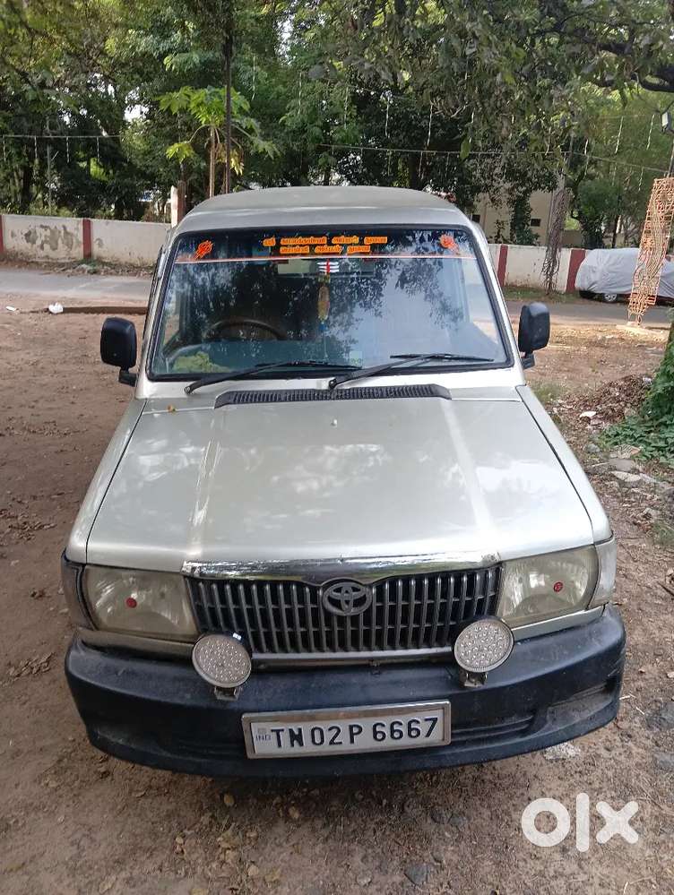Toyota Qualis 2002 Diesel Well Maintained