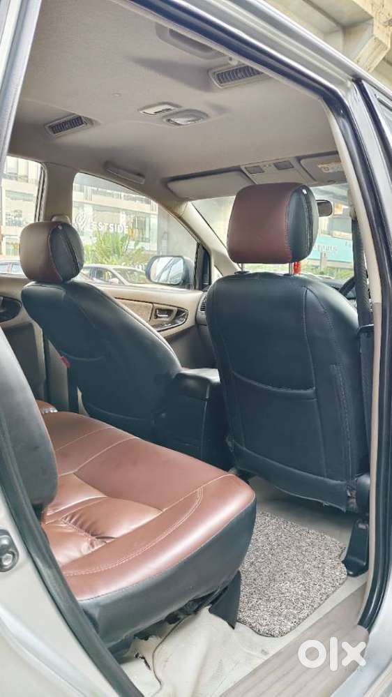 Toyota Innova 2.5 Vx 8 Str Bs-iii, 2015, Diesel