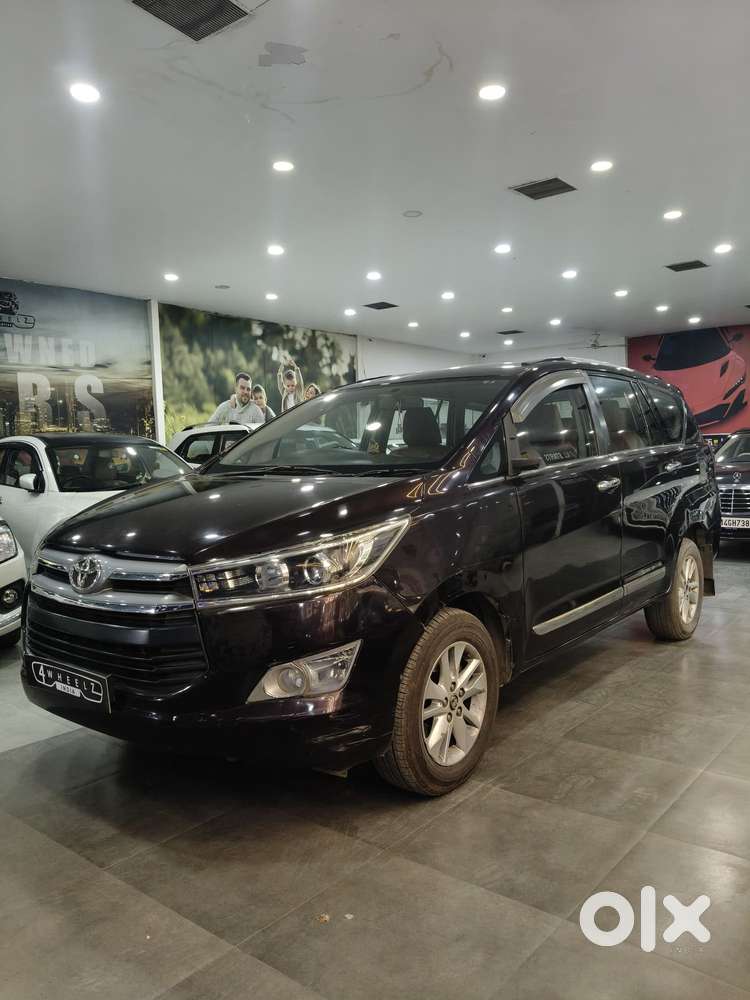 Toyota Innova Crysta 2.4 V 8 Str, 2017, Diesel