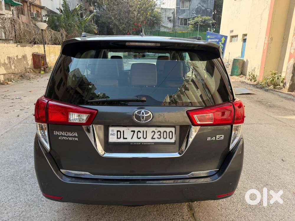 Toyota Innova Crysta 2.8 Zx At 7 Seater, 2022, Diesel