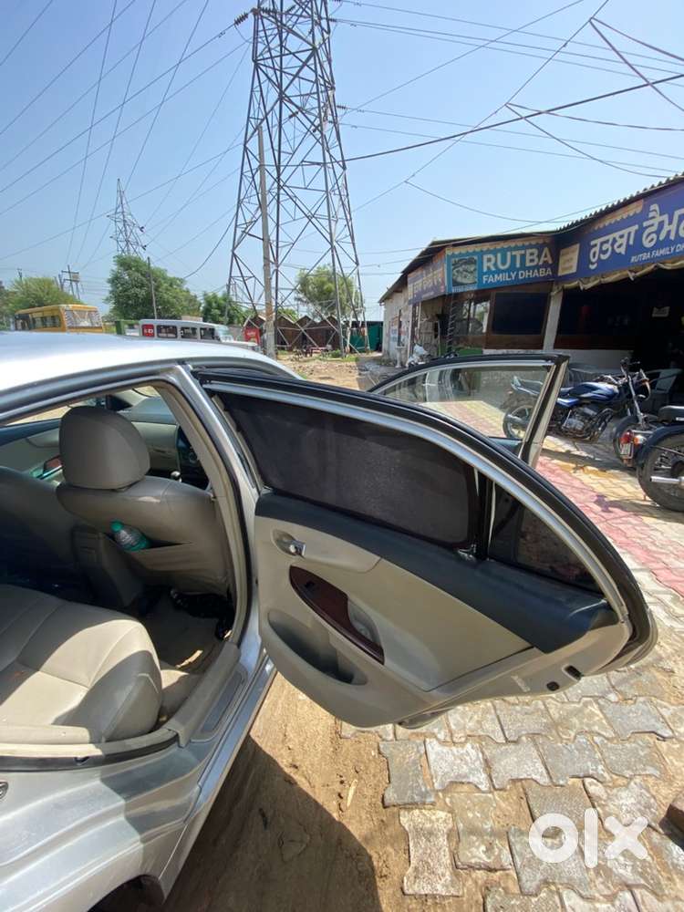 Toyota Corolla Altis 2011