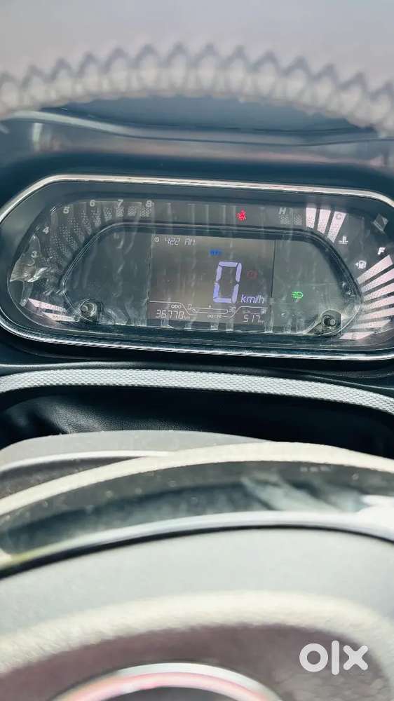 Tata Nexon Xms With Sunroof