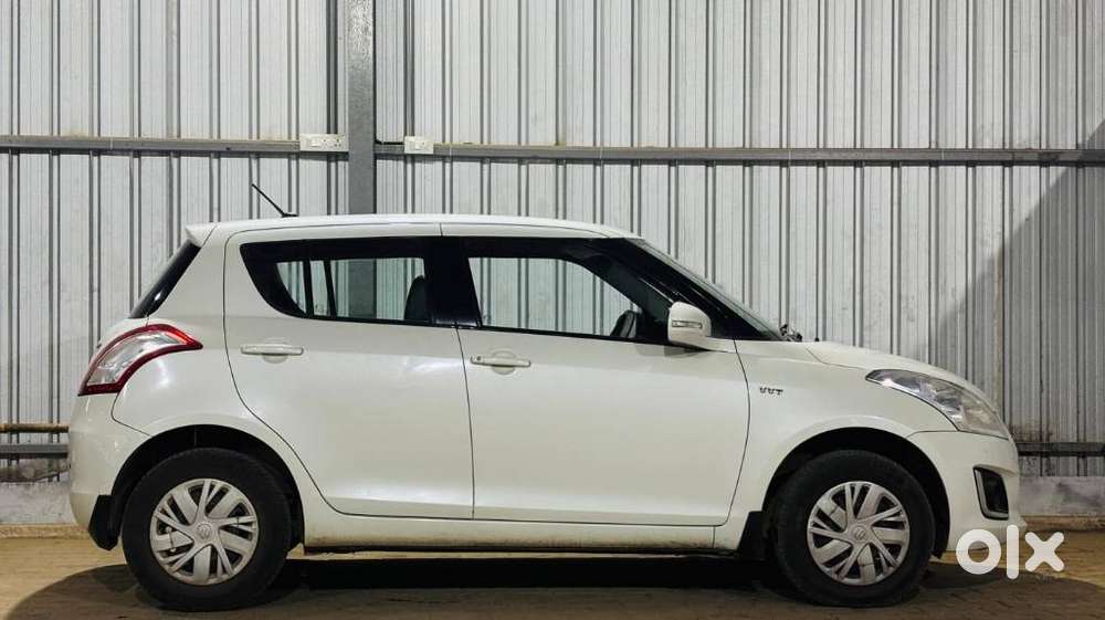 Maruti Suzuki Swift Vxi + Manual, 2016, Petrol