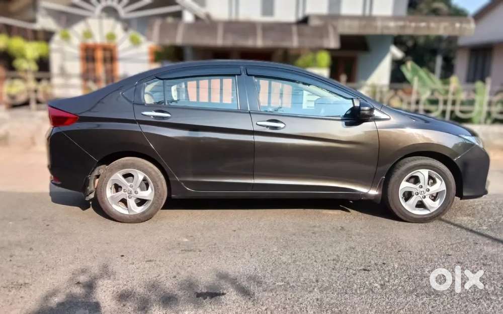 Honda City Low Kilometer Single Owner Petrol Manual Car For Sale