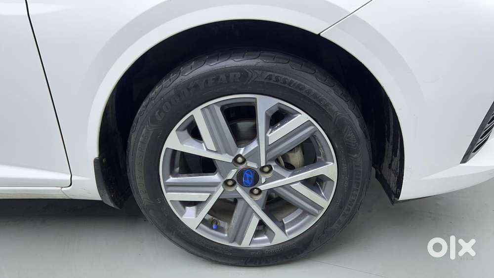 Hyundai Verna 1.5 Sx Petrol Mt, 2023, Petrol