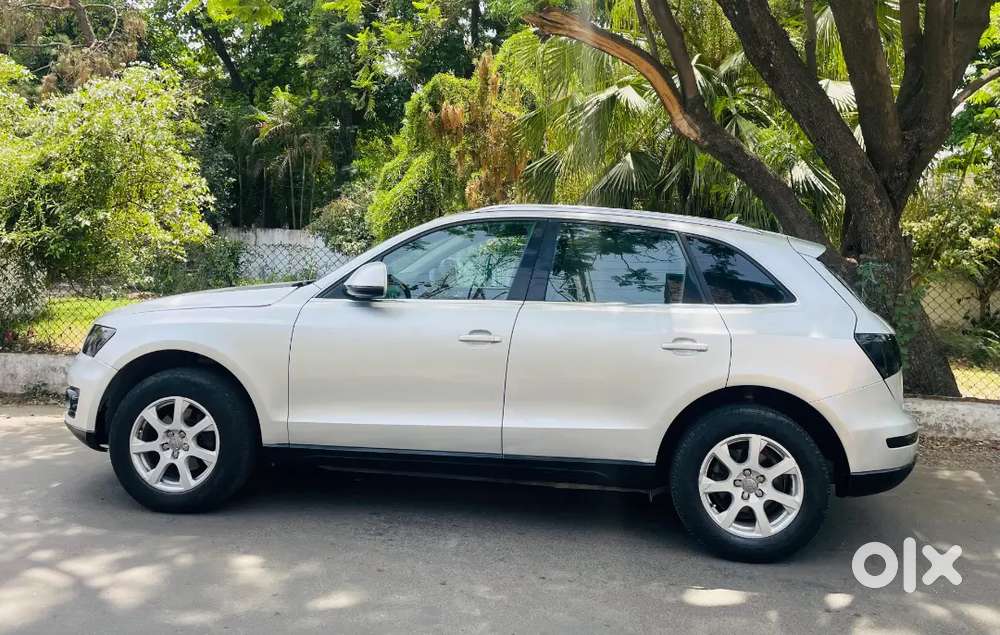 Audi Q5 2.0 Tdi Premium With Sunroof
Diesel Engine