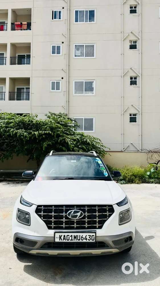 Hyundai Venue 2020 Petrol Well Maintained
