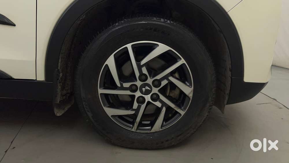 Mahindra Xuv300 W8 (o) 1.5 Diesel Amt, 2022, Diesel