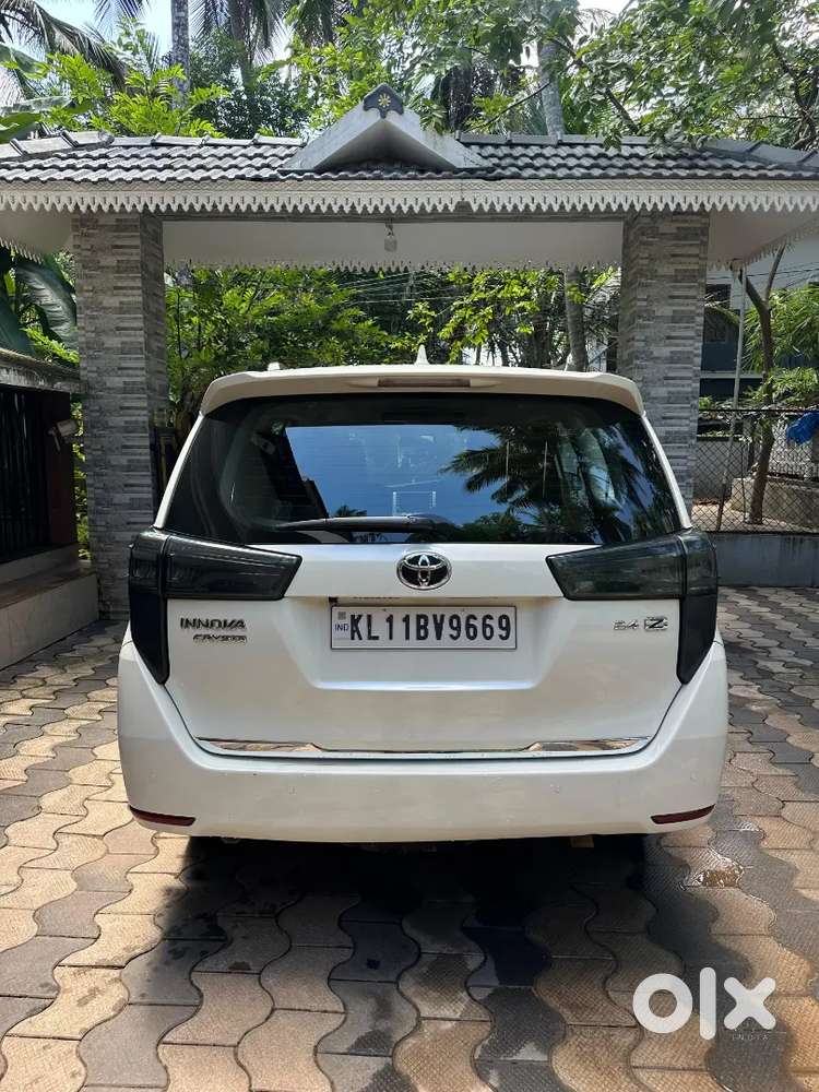 Toyota Innova Crysta 2022 Diesel Well Maintained