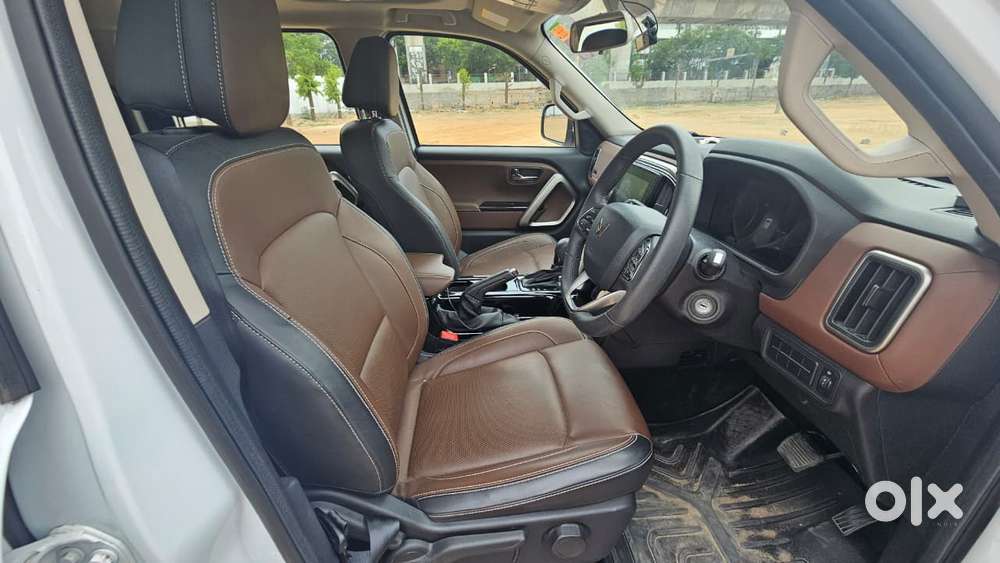 Mahindra Scorpio-n 2.0 Z8 L Petrol At 7 Str, 2025